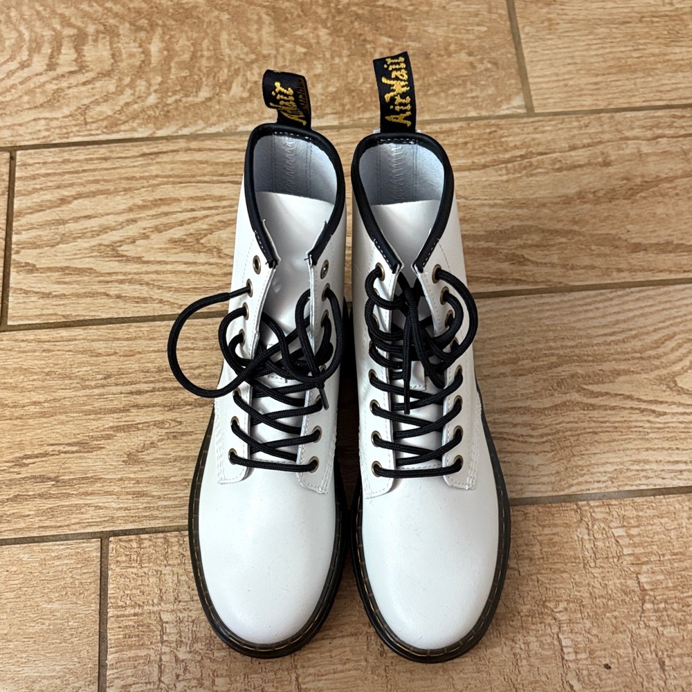 Dr. Martens White Leather Boots with Black Laces Zavala